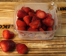 Клубника быстрозамороженная 500 г