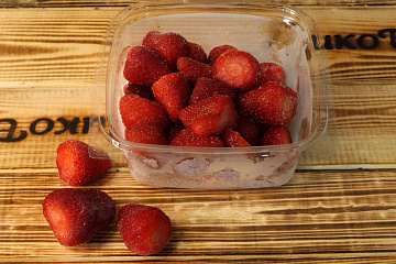 Фото Клубника быстрозамороженная 500 г